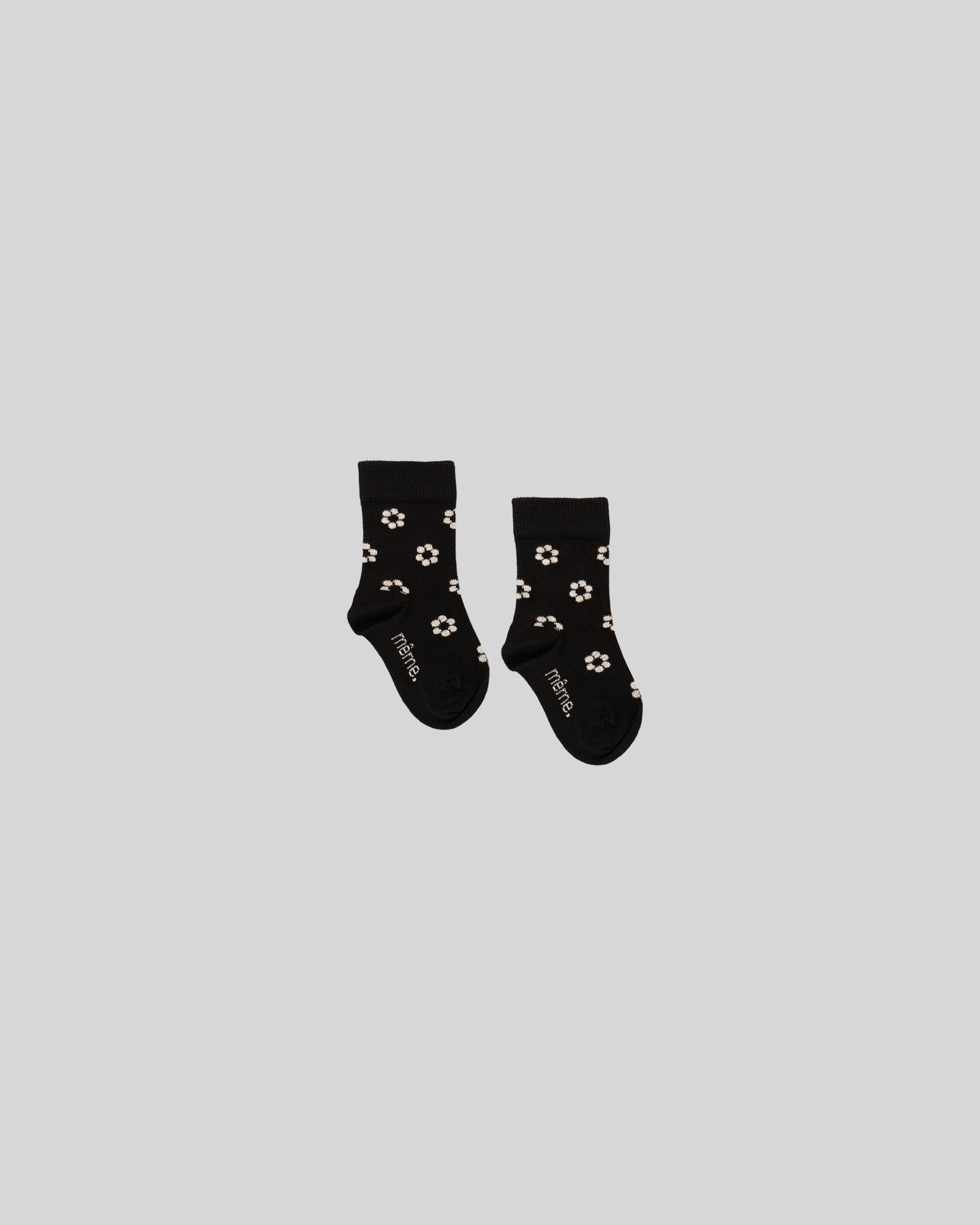 baby socks - daisy dots